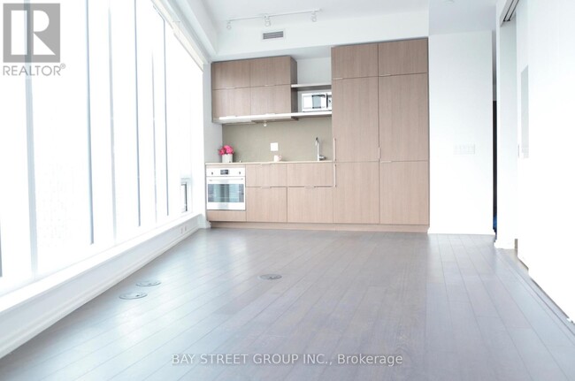 197-3197 Yonge St