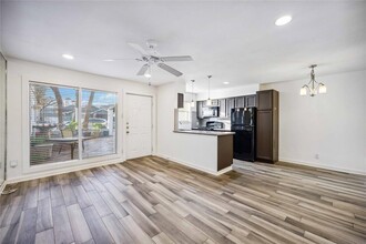 1404 Welch St, Unit 2 in Houston, TX - Building Photo - Building Photo