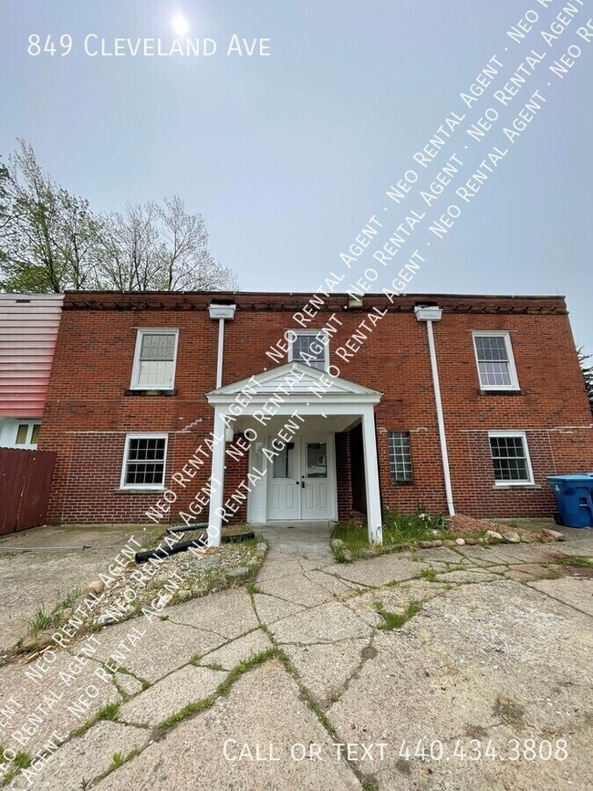 849 Cleveland Ave in Amherst, OH - Foto de edificio - Building Photo