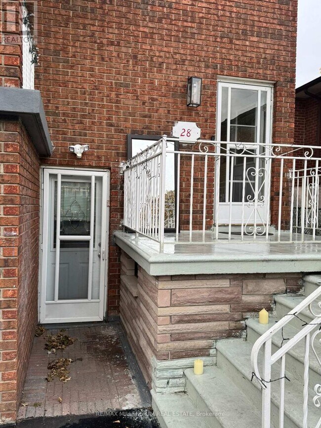 28 Bramhall Ct in Brampton, ON - Building Photo - Building Photo