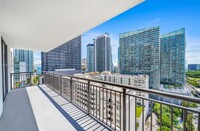 999 SW 1st Ave, Unit 1901 in Miami, FL - Building Photo - Building Photo