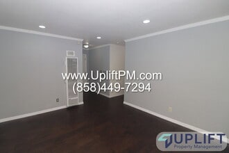 616 Meadowbrook Dr in San Diego, CA - Building Photo - Building Photo