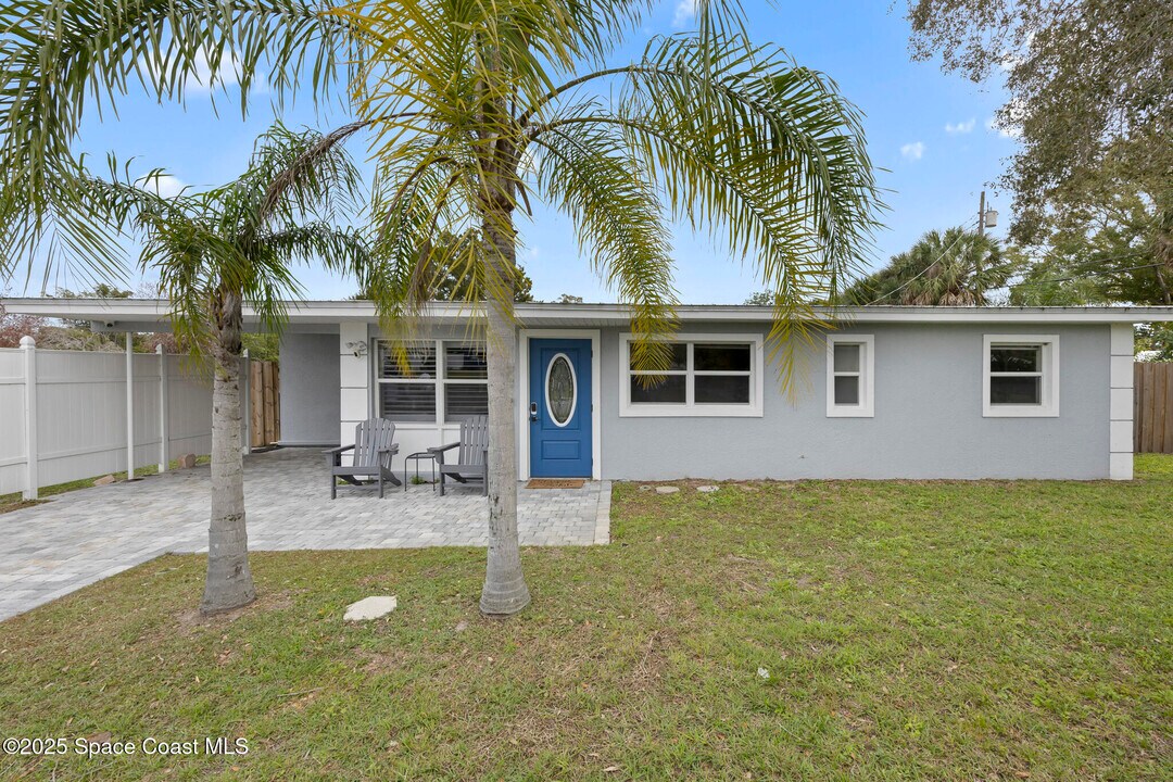 4243 Sherwood Blvd in Melbourne, FL - Building Photo