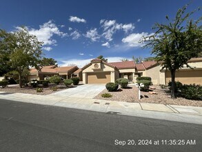 2717 Sungold Dr in Las Vegas, NV - Building Photo - Building Photo