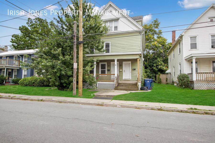 13 South St in Lockport, NY - Building Photo