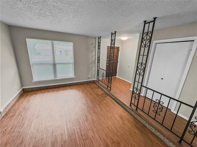 309 Quail Creek Dr in Crowley, TX - Foto de edificio - Building Photo