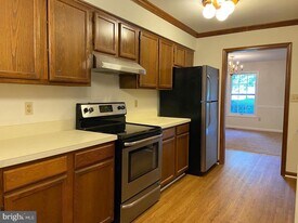 10706 Eden Brook Dr in Spotsylvania, VA - Building Photo