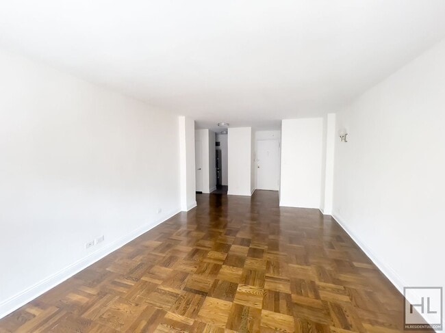 EAST 35 STREET in New York, NY - Foto de edificio - Building Photo