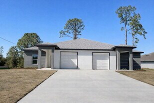 1117 Abrams Blvd in Lehigh Acres, FL - Building Photo