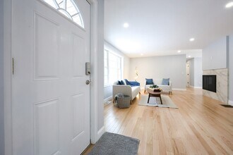44 Dean Rd in Wayland, MA - Building Photo - Building Photo