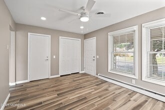 65 Innsbruck Dr in Toms River, NJ - Building Photo - Building Photo