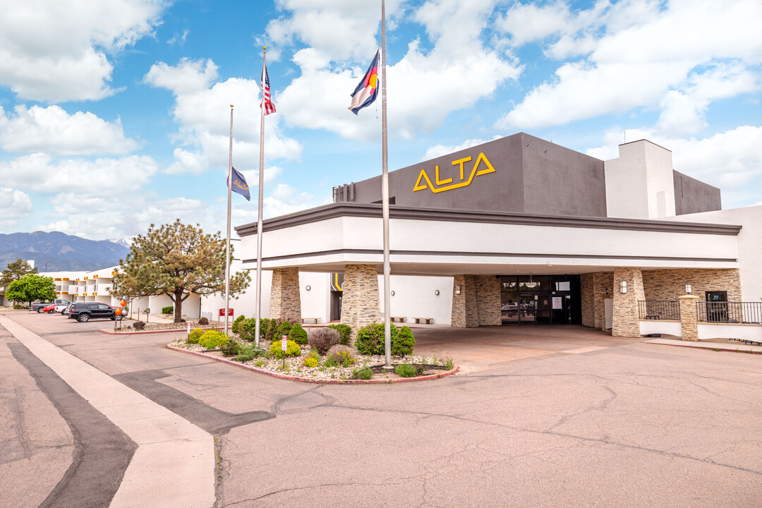 Alta Apartments in Colorado Springs, CO - Building Photo