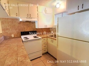 1400 Valleyridge Dr in Austin, TX - Building Photo - Building Photo