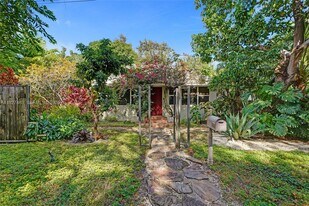 669 NE 60th St in Miami, FL - Building Photo