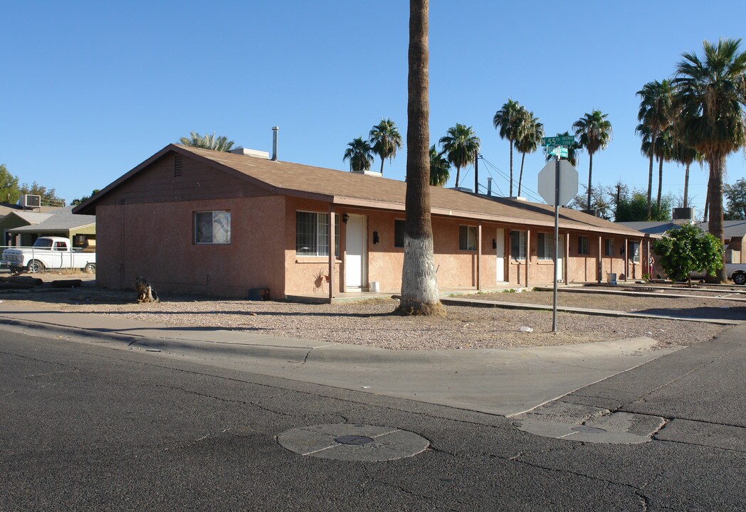 5520 W Palmaire Ave in Glendale, AZ - Foto de edificio