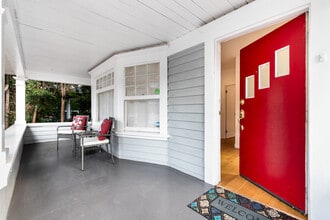 6008 Carlton Way in Los Angeles, CA - Foto de edificio - Building Photo