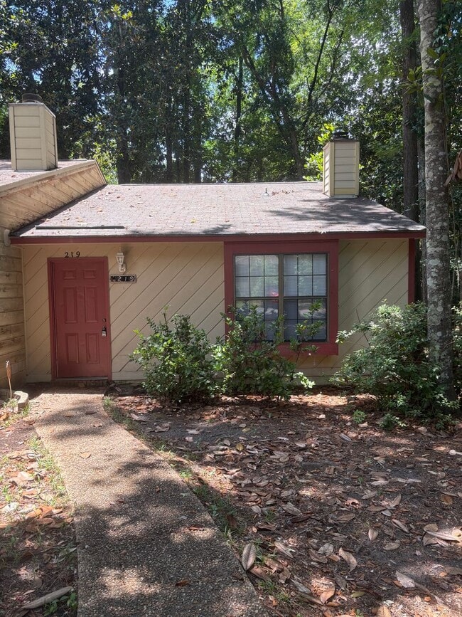 property at 219 Parkbrook Cir