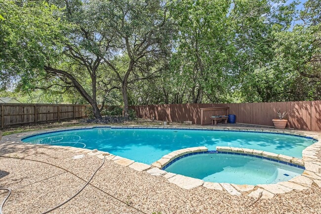 15707 Eagle Cliff St in San Antonio, TX - Building Photo - Building Photo
