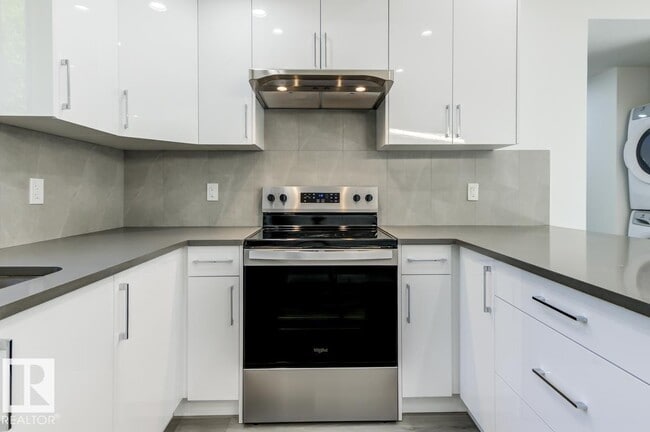 10751 85 Ave in Edmonton, AB - Building Photo - Building Photo