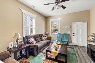 2823 Avenue Q in Galveston, TX - Foto de edificio - Building Photo