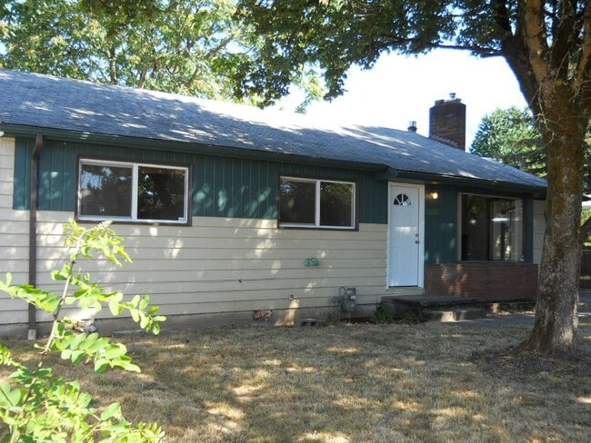 9336 SE Fuller Rd in Happy Valley, OR - Building Photo - Building Photo