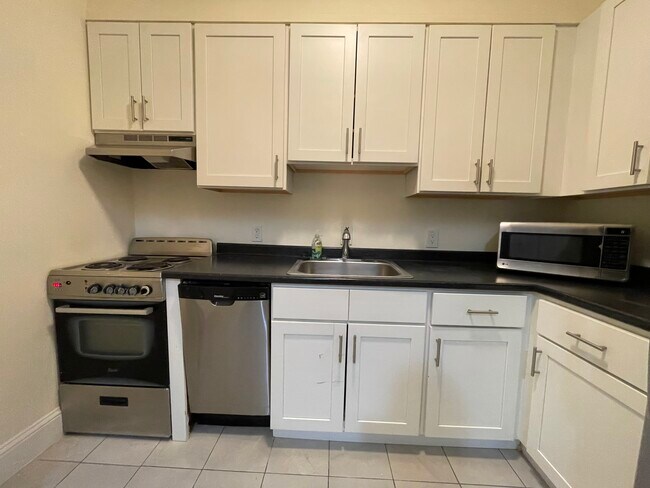 181 Winthrop Rd in Brookline, MA - Foto de edificio - Building Photo