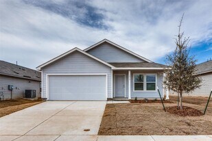 7917 Gilbert St in McKinney, TX - Building Photo