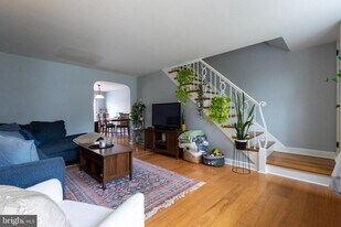 2227 S Harwood Ave in Upper Darby Township, PA - Building Photo