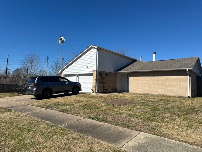 16334 Rancho Blanco Dr in Houston, TX - Foto de edificio - Building Photo