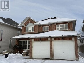 302 Edgemoore Crescent in Ottawa, ON - Building Photo - Building Photo