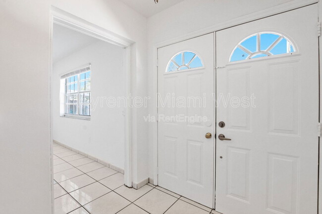 1531 NW 34th Ave in Miami, FL - Building Photo - Building Photo