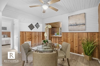 454 Rogue River Hwy in Gold Hill, OR - Building Photo - Building Photo