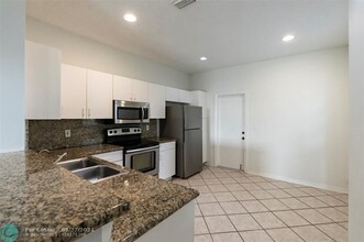 3765 San Simeon Cir in Weston, FL - Building Photo - Building Photo