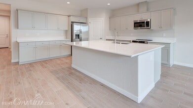 2837 E Corteza Dr in Fresno, CA - Foto de edificio - Building Photo