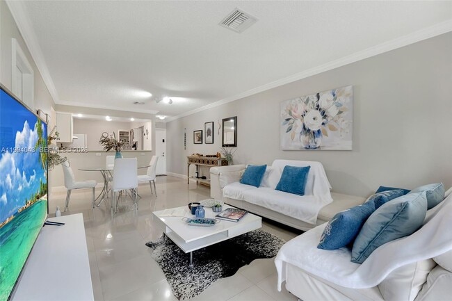 1001 NW 45th St in Pompano Beach, FL - Building Photo - Building Photo