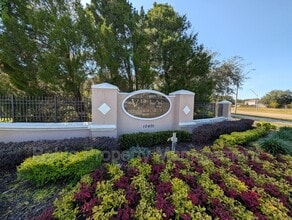 10517 Villa View Cir in Tampa, FL - Building Photo - Building Photo