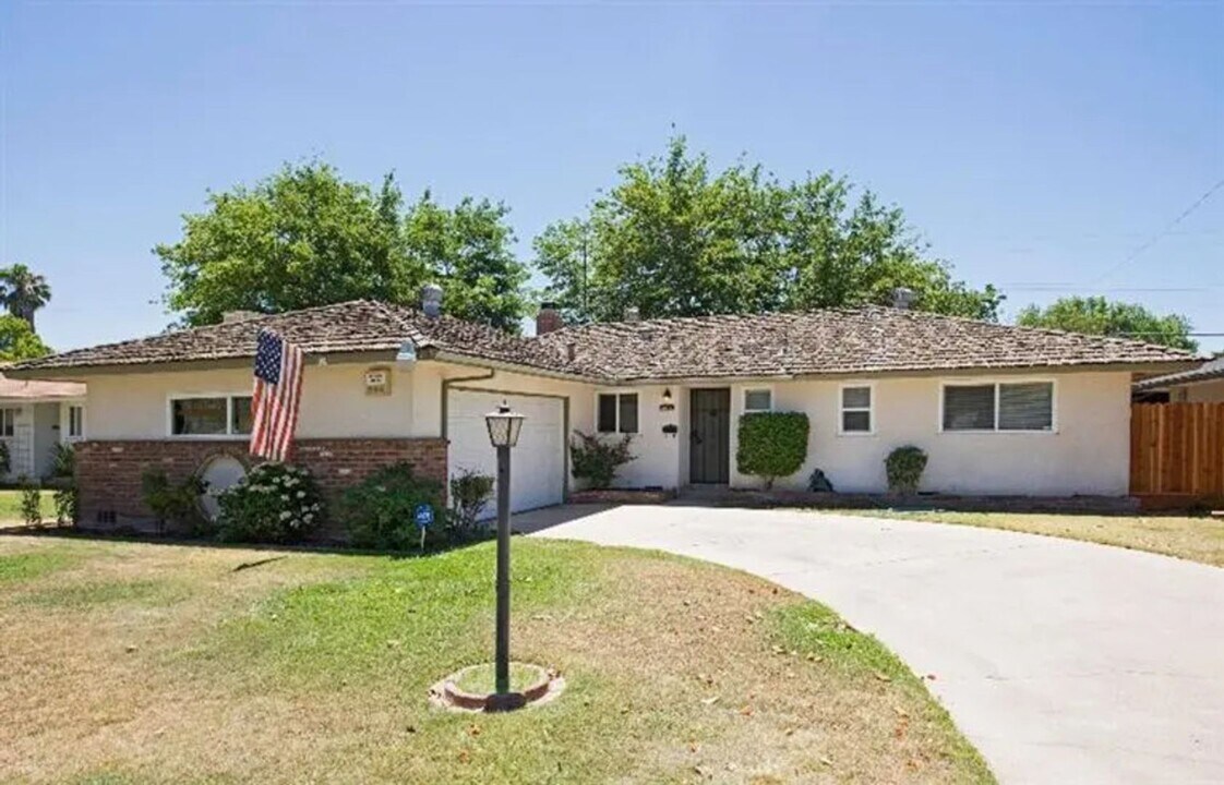 4014 E Fedora Ave in Fresno, CA - Building Photo