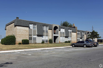 Apts In The Park in Oklahoma City, OK - Building Photo - Building Photo