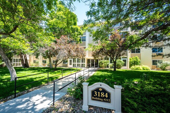 property at 3184 S Heather Gardens Way