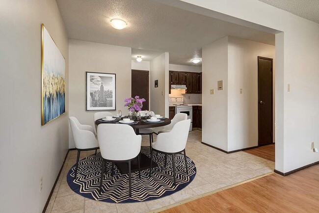 Central Apartments in Brooks, AB - Building Photo - Building Photo