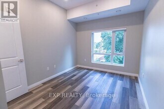 5971 Dorchester Rd in Niagara Falls, ON - Building Photo - Building Photo