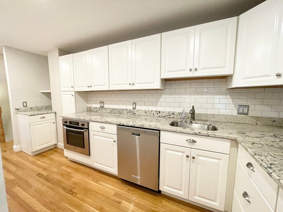 130 P St in Boston, MA - Building Photo