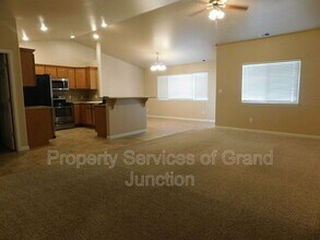 3006 1/2 Oakwood Dr in Grand Junction, CO - Building Photo - Building Photo