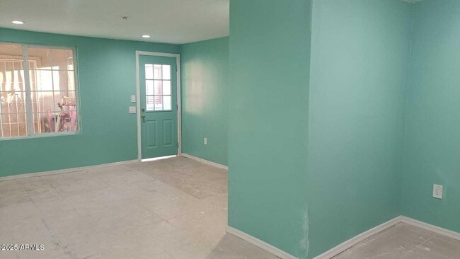 property at 1525 E Monroe St