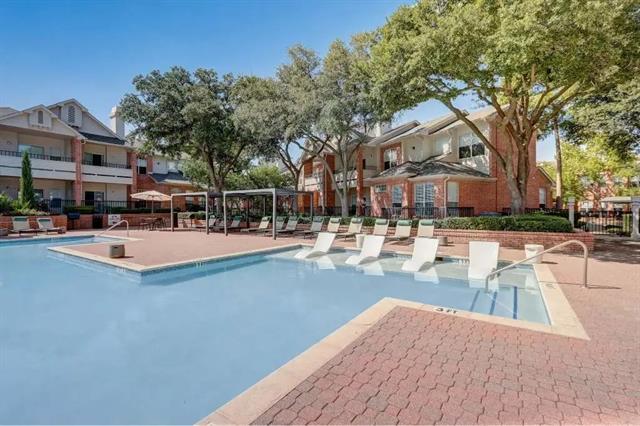 17250 Knoll Trail Dr in Dallas, TX - Building Photo - Building Photo