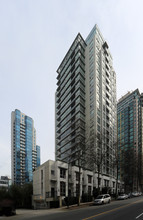 The George in Vancouver, BC - Building Photo - Building Photo