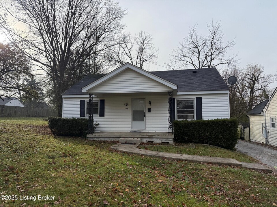 1308 Chestnut St in Shelbyville, KY - Building Photo