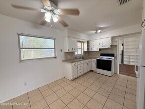 7609 Tacony Dr in Jacksonville, FL - Building Photo - Building Photo