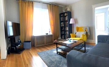 54 Lothrop St in Newton, MA - Building Photo - Building Photo