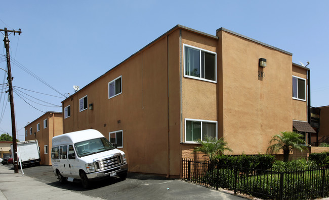 219 E Pearson Ave in Anaheim, CA - Building Photo - Building Photo